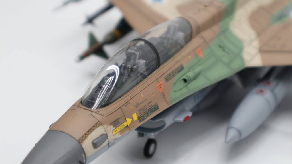 Őri Imre makettje az Izraeli Légierő F-16D Barak gépéről. Imádom ♥