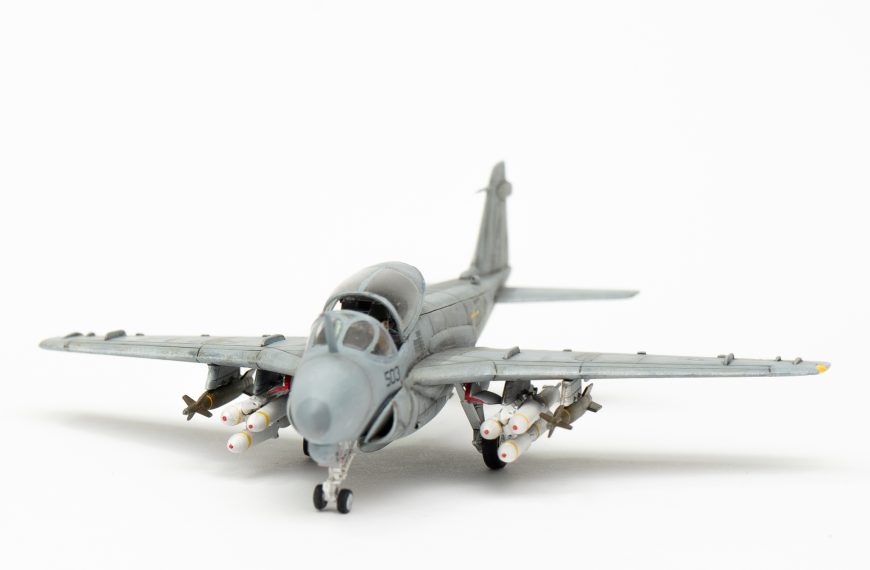 Dragon 1:144 A-6E Intruder – Bogárképű betolakodó