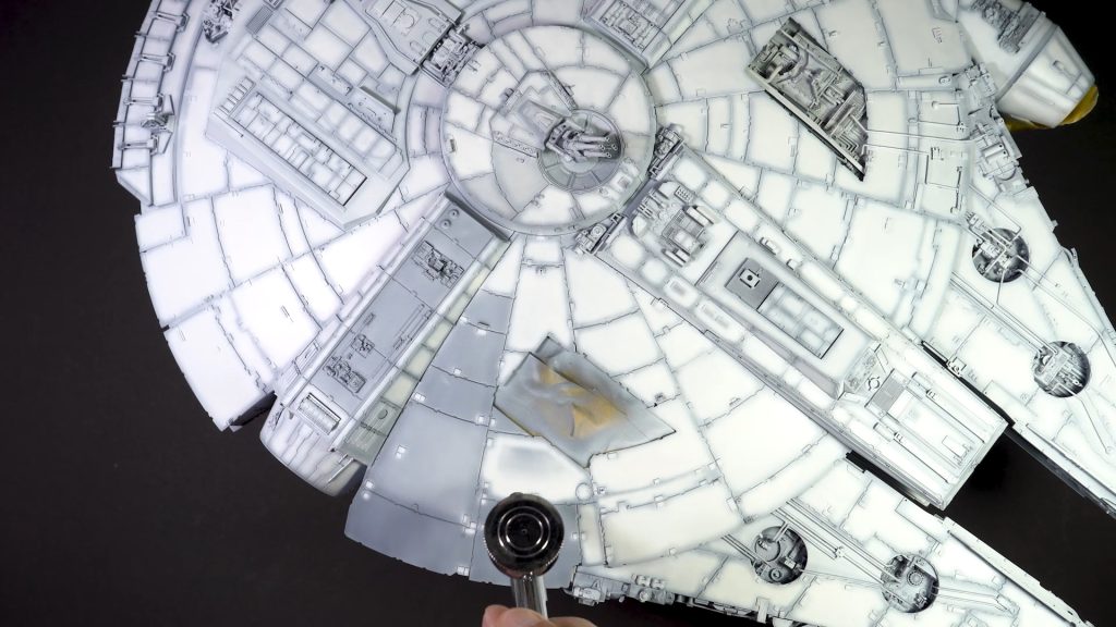 Bandai 1:72 Millennium Falcon festése